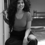 Pragya Nagra Instagram - My curly hair twin in a parallel universe PC @sat_narain ❤️ @shotsbyuv