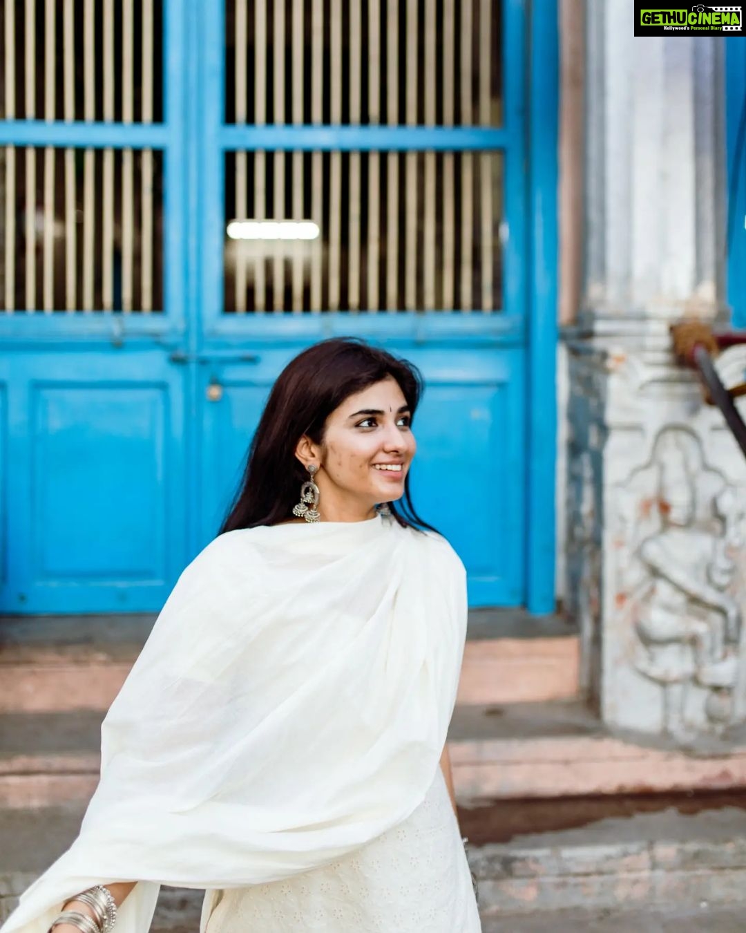 Pragya Nagra Instagram - Happy Independence Day Kurta+Dupatta set @studiovirupa ❤️ PC @harini_sarathy 🥰