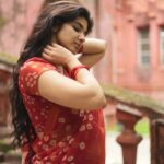 Pragya Nagra Instagram - PC @gowtham__rajendran 🥰 Saree @silks_hub 🌸 Styling @anchita_nagra ❤️ #vintage #vintagestyle #vintageaesthetic #vintagefashion #vintageclothing #sareelover #sareedraping #sareelove #saree #sareeblogger #sareeindia #sareeaddict #sareepact #sareeonline #sareeswag #chennai #chennaimodels #coimbatore #madurai #chennaigirls #chennaiblogger #ootd #fashionblogger #fashionmodel #models #chennaimodels #hyderabad #kerala #trending #instagood