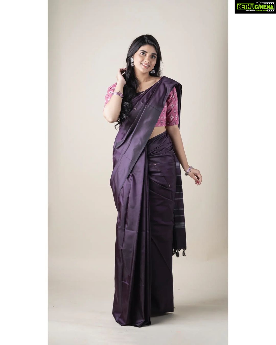 Pragya Nagra Instagram - For over 30 years, Theni Anantham has been celebrating tradition, fashion, and femininity! @theniananthamofficial . This Aadi, I'm overjoyed to celebrate with them while adorning their pure, gorgeous, handmade sarees! . Plus, their new website just launched! You have to grab your favourite designs while you can! #TheniAnantham #websitelaunch #traditional #sari #saree #elegance #website #HappinessBegins #aadi #aadisale #aadianantham