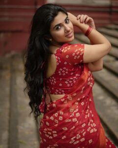 Pragya Nagra Instagram - PC @gowtham__rajendran 🥰 Saree @silks_hub 🌸 Styling @anchita_nagra ❤️ #vintage #vintagestyle #vintageaesthetic #vintagefashion #vintageclothing #sareelover #sareedraping #sareelove #saree #sareeblogger #sareeindia #sareeaddict #sareepact #sareeonline #sareeswag #chennai #chennaimodels #coimbatore #madurai #chennaigirls #chennaiblogger #ootd #fashionblogger #fashionmodel #models #chennaimodels #hyderabad #kerala #trending #instagood