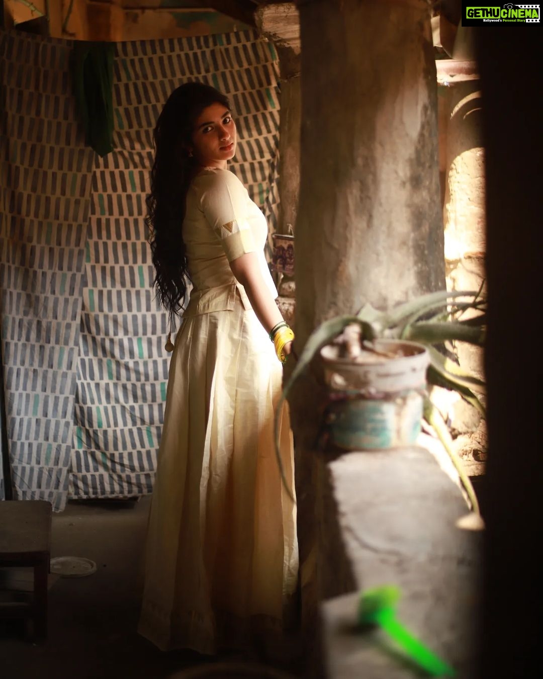 Pragya Nagra Instagram - Special thanks to the entire team🥰❤️ @rahulravindran @sat_narain @mmshootography Accessories @studio_thari @niranjanisundar Outfit @kerala_bygone_fashion Stitched by @dimahfashion @farida0219