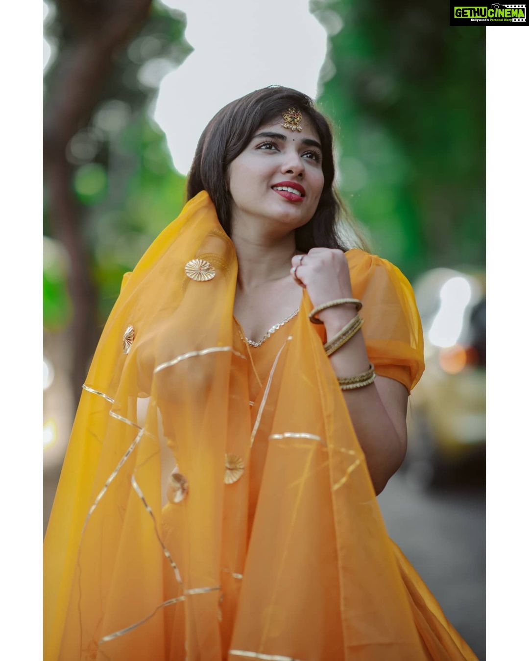 Pragya Nagra Instagram - Obsessing over this Gota Patti Lehenga with a Rajasthani touch from @radheyscouture for long now❤ PC @arunprasath_photography 🥰