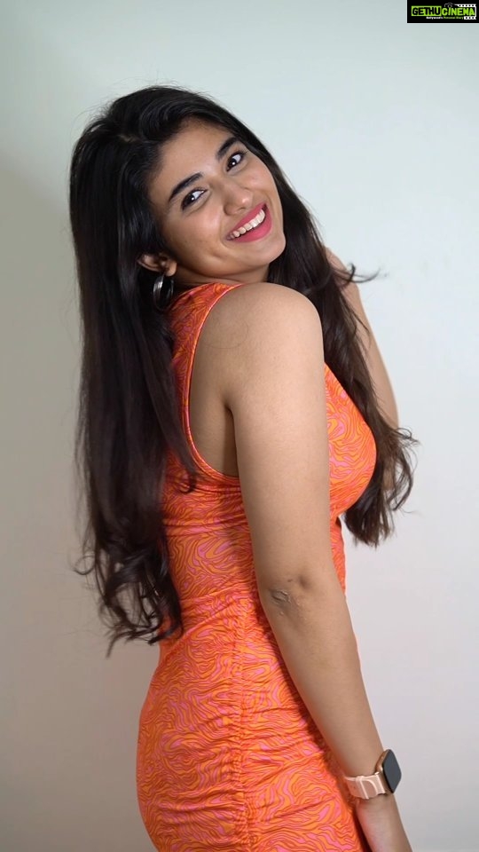 Pragya Nagra Instagram - Here it is guys! Check out how I use my favourite Dream Lengths #NoHaircutCream by @lorealparis for longer transformed hair without any unnecessary haircuts! Long hair, here I come! Shop now from the #PinkFridaySale only on @mynykaa! #AD