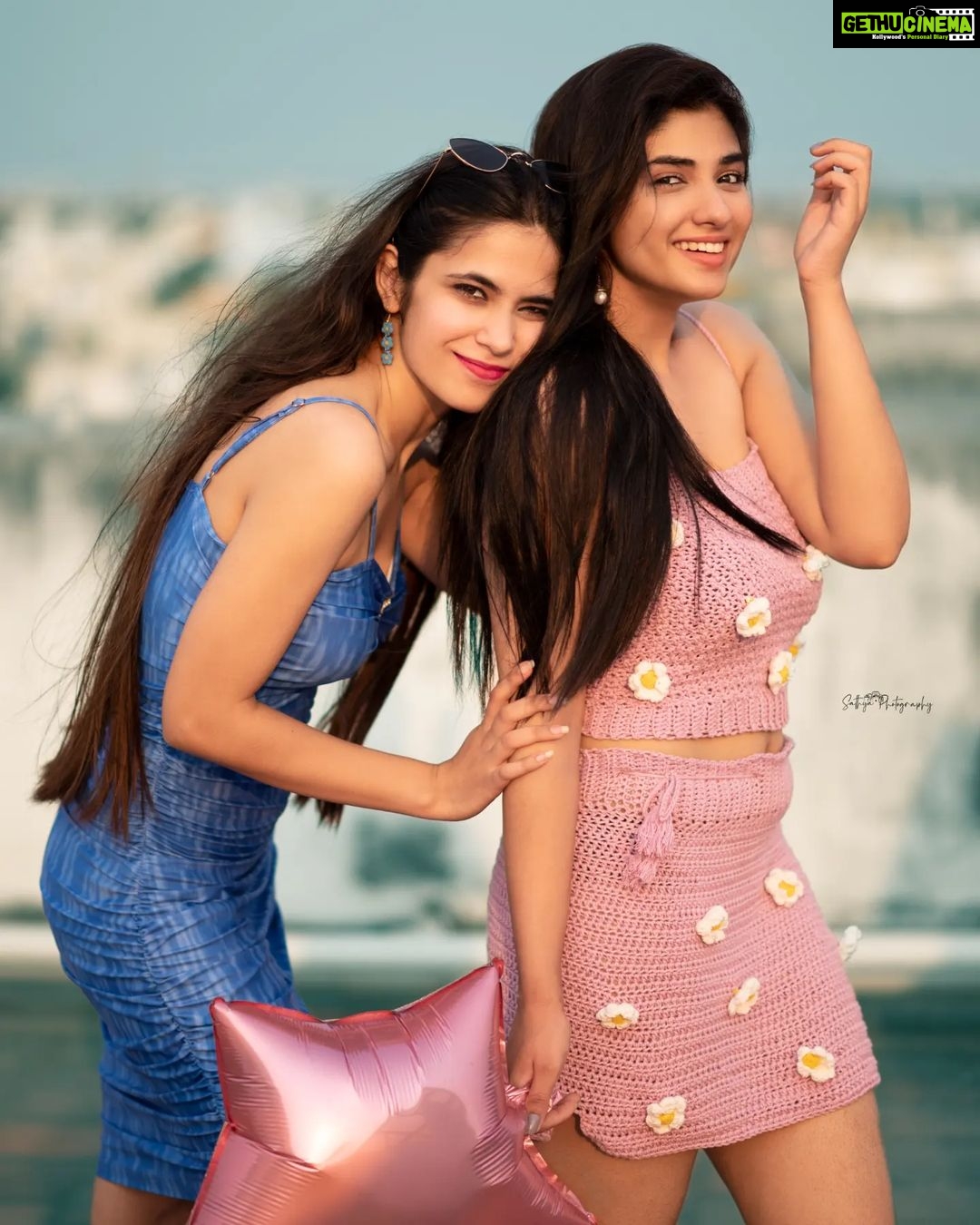 Pragya Nagra Instagram - Introducing my beautiful sister @anchita_nagra 🥰❤️🌸 PC @sathyaphotography3 📷 Pink co-ord set @__handmadewithluv__ 👚 Blue dress @urbanic_in 👗