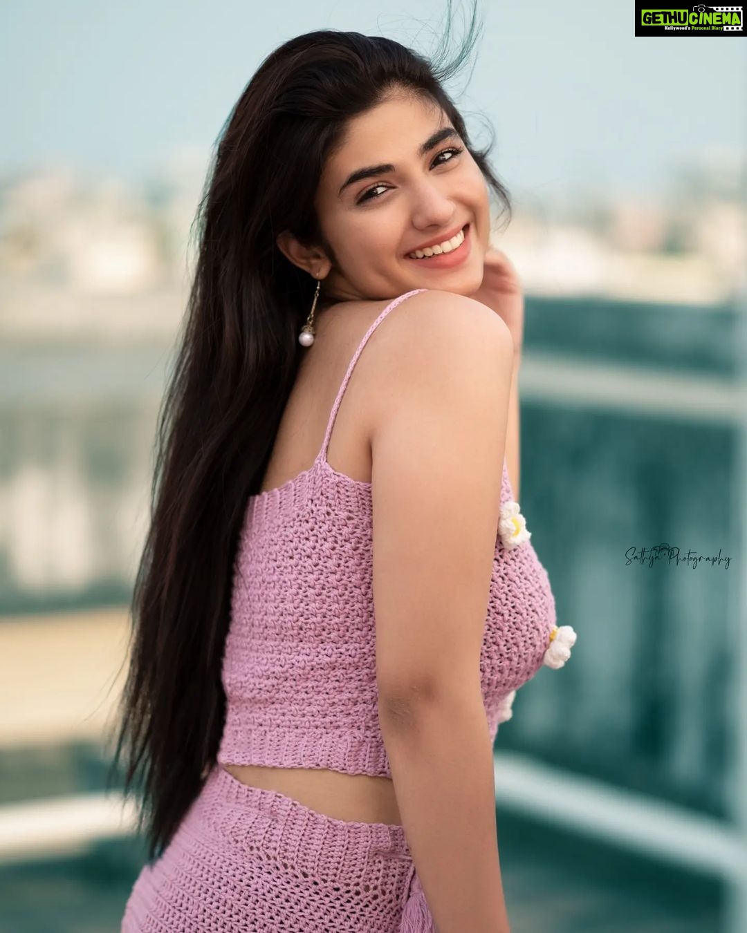 Pragya Nagra Instagram - Pretty in pink🌸 Crochet top&skirt set @__handmadewithluv__ ❤️ PC @sathyaphotography3 🥰
