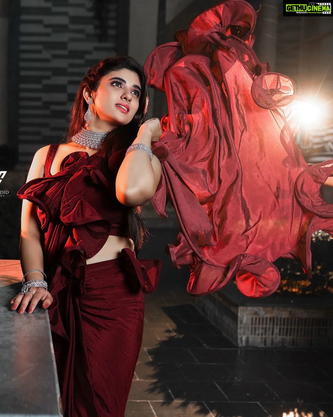 Pragya Nagra Instagram - Happy Valentine's Dayβ€ Beautiful frilled saree @dimahfashion π Make up @shimmershades_makeupartistry π π· @gocandid_studios Hairstylist @swathi_hairstylist Jewellery @goldcopy1486 #ValentinesDay #valentineday #valentines #valentine #valentinegift #love #romance