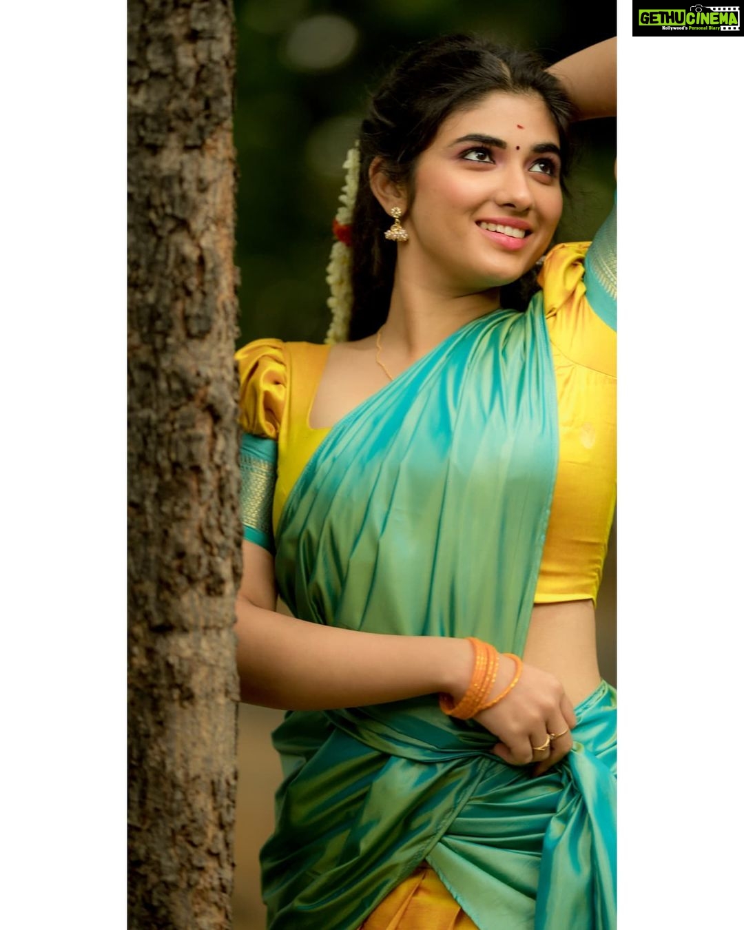Pragya Nagra Instagram - Poo pottu dhavani🌸❤ Artist - @pragyanagra Costumes - @ivalinmabia Photography - @camerasenthil Makeup - @jiyamakeupartistry Hair - @keerthana_makeup_and_hair Shoot organized by @rrajeshananda