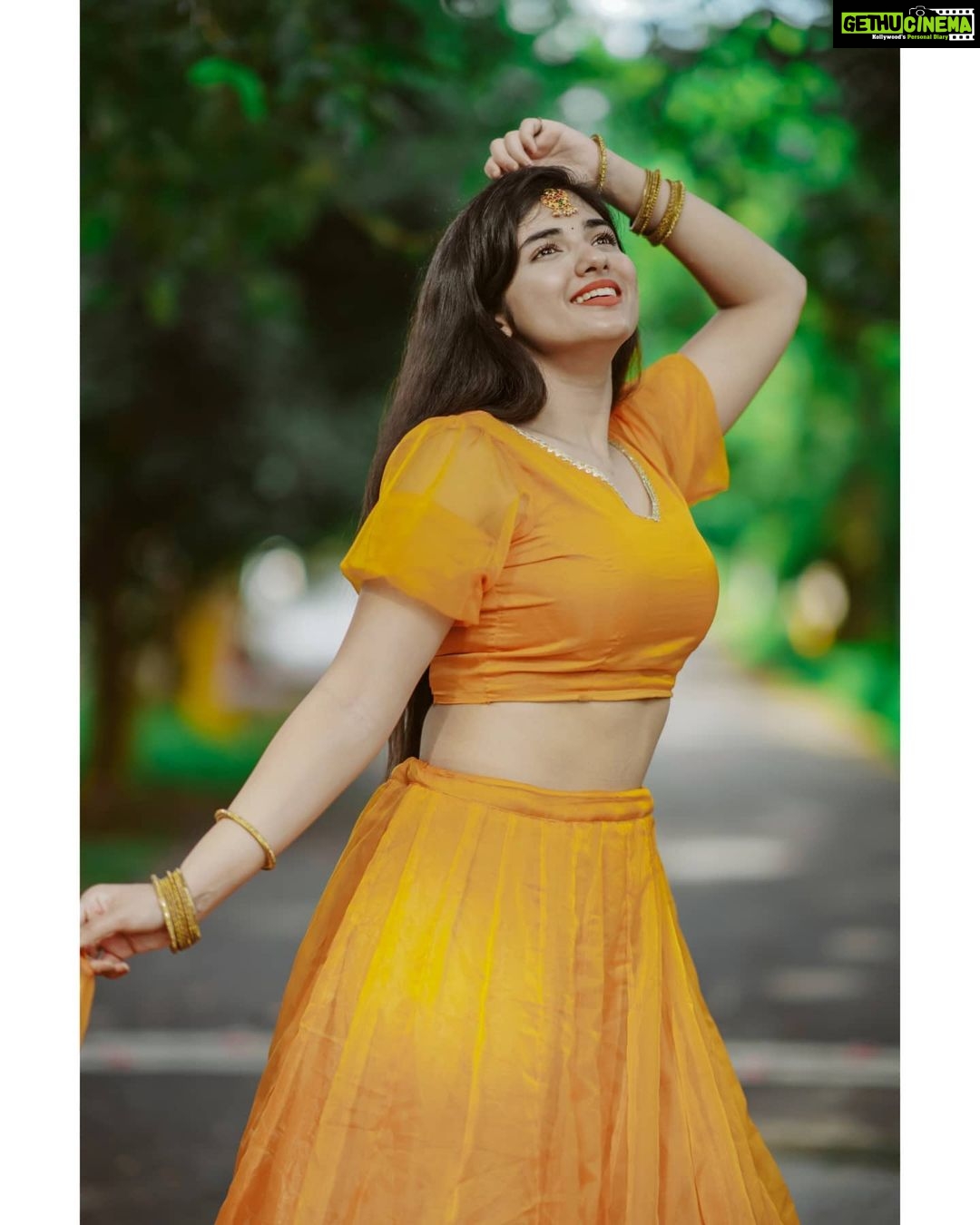 Pragya Nagra Instagram - Obsessing over this Gota Patti Lehenga with a Rajasthani touch from @radheyscouture for long now❤ PC @arunprasath_photography 🥰