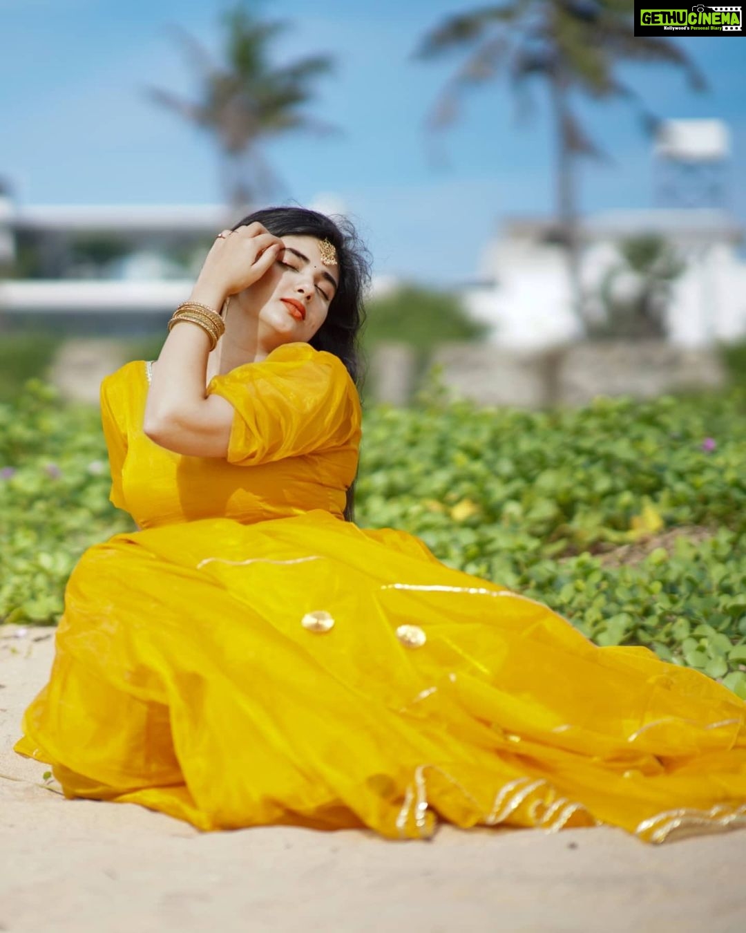 Pragya Nagra Instagram - Obsessing over this Gota Patti Lehenga with a Rajasthani touch from @radheyscouture for long now❤ PC @arunprasath_photography 🥰