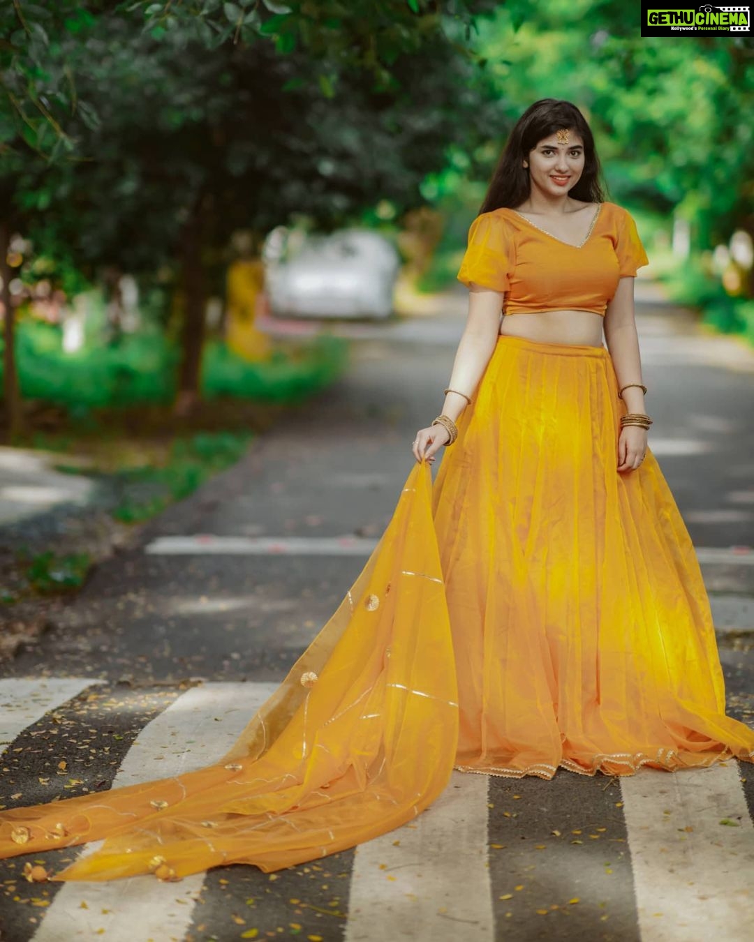 Pragya Nagra Instagram - Obsessing over this Gota Patti Lehenga with a Rajasthani touch from @radheyscouture for long now❤ PC @arunprasath_photography 🥰