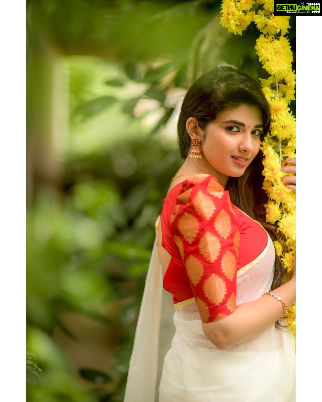 Pragya Nagra Instagram - So spamming your feed a little more🌸 Costumes - @ivalinmabia Stylist - @priyaregan_mb Photography - @camerasenthil Makeup - @jiyamakeupartistry Hair - @rakmakeupartistry Shoot organised by @rrajeshananda #onam #kerala #onamcelebration #happyonam #keralagram #malayali #mallu #keralatourism #onamspecial #keralasaree #malayalam #keralafood #keralagodsowncountry #keralam #kochi #keralaattraction #keralaphotography #onamsaree #godsowncountry #onamfestival #saree #onamvibes #keralagram #onamission #onamcollection #onamsadhya #onamusically #onamdresscode #traditional