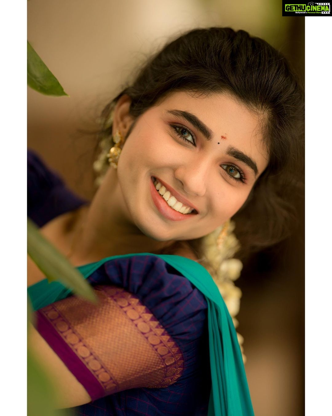 Pragya Nagra Instagram - Keep smiling… And keep spamming😅❤️🥰😋 Costumes - @ivalinmabia Stylist - @priyaregan_mb Photography - @camerasenthil Hair - @saisubha_hairstylist Make up - @imaikkaa_by_nivi Shoot organised by @rrajeshananda