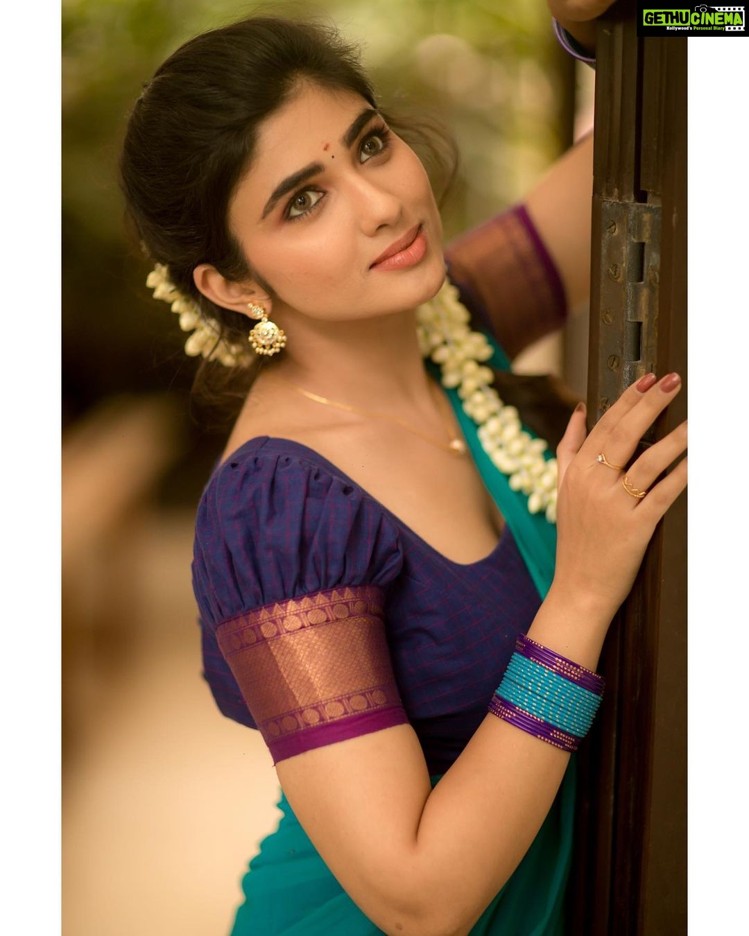 Pragya Nagra Instagram - Vazhi mael vizhi vaithu 😅 Costumes - @ivalinmabia Stylist - @priyaregan_mb Photography - @camerasenthil Hair - @saisubha_hairstylist Make up - @imaikkaa_by_nivi Shoot organised by @rrajeshananda @pragyanagra #tamil #kollywood #cinema #actor #chennai #madras #tamilponnu #instagood #instadaily #love #style #traditional #fashion #follow #instagram #instalove #instamood #pragyanagra