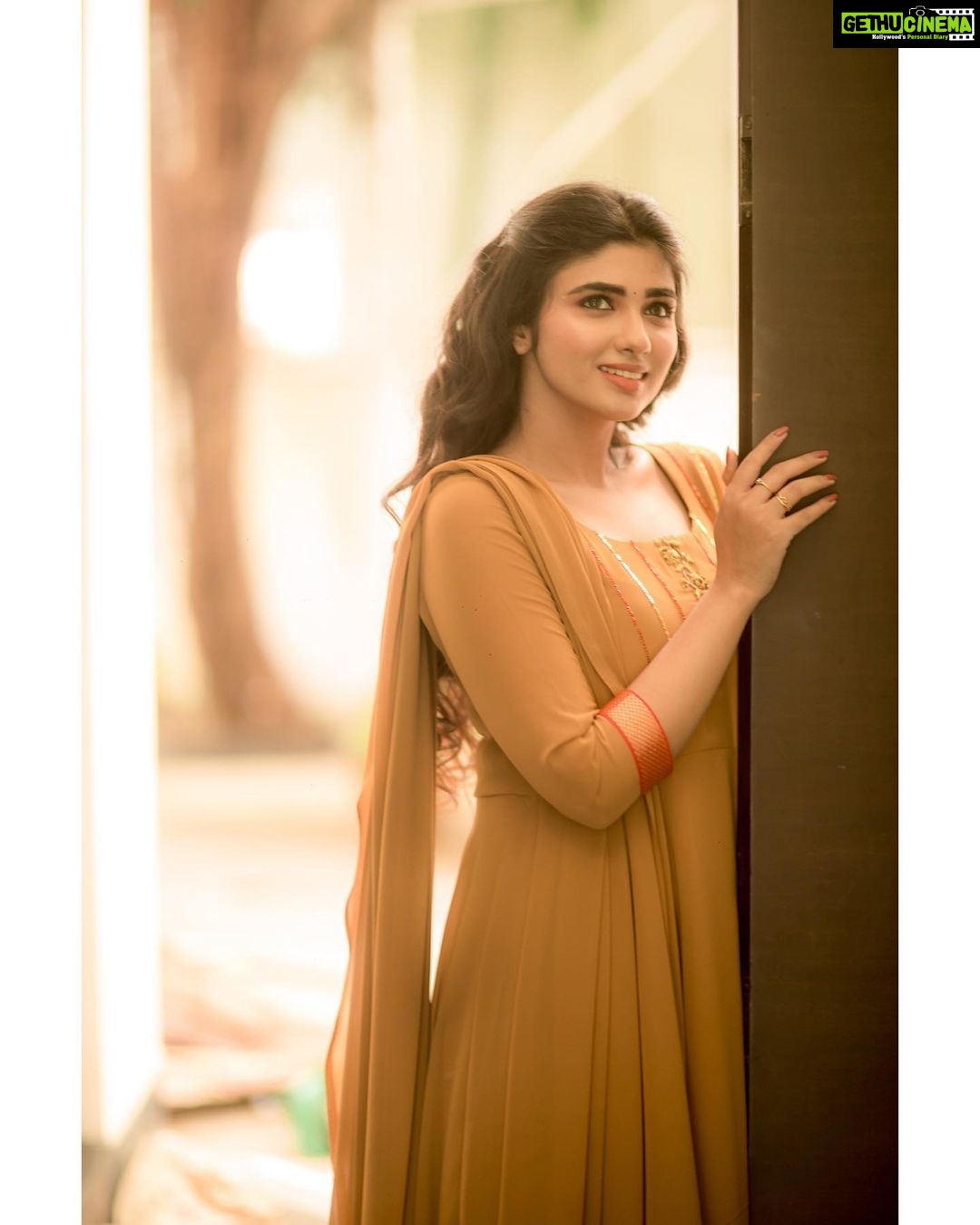 Pragya Nagra Instagram - With this beautiful team again🥰❤🙏🏻 Costumes - @ivalinmabia Stylist - @priyaregan_mb Photography - @camerasenthil Hair - @saisubha_hairstylist Makeup - @imaikkaa_by_nivi Shoot organised by @rrajeshananda