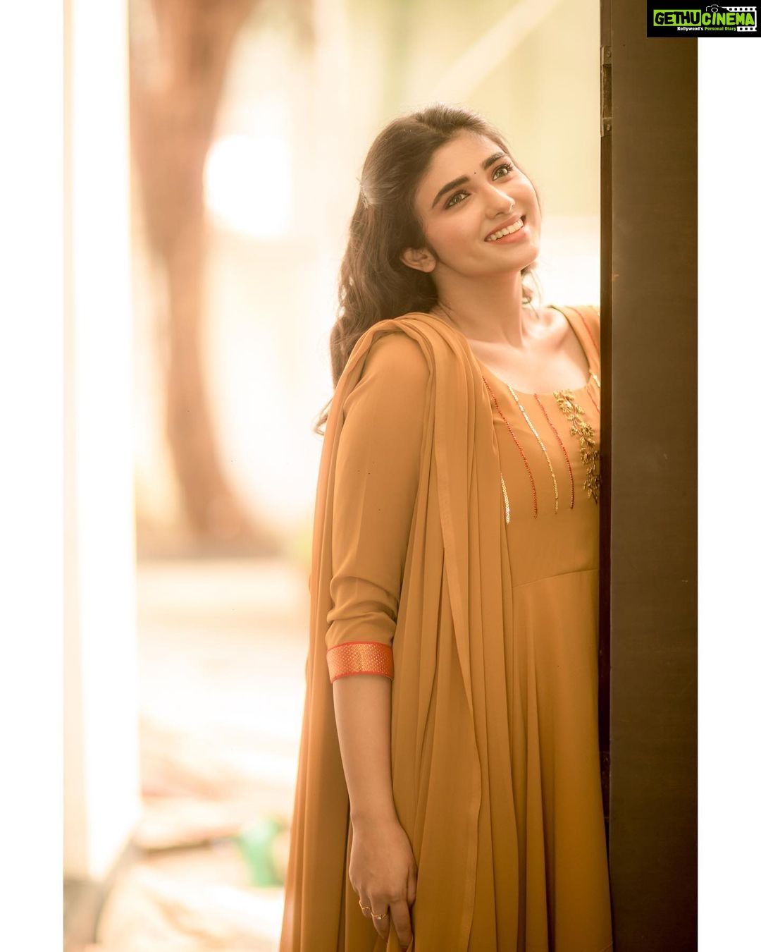 Pragya Nagra Instagram - With this beautiful team again🥰❤🙏🏻 Costumes - @ivalinmabia Stylist - @priyaregan_mb Photography - @camerasenthil Hair - @saisubha_hairstylist Makeup - @imaikkaa_by_nivi Shoot organised by @rrajeshananda