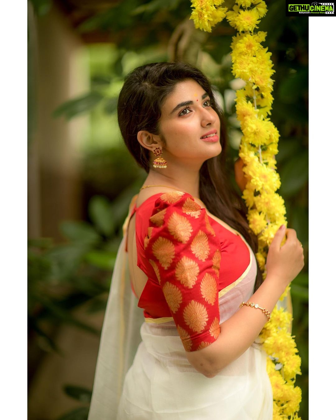 Pragya Nagra Instagram - So spamming your feed a little more🌸 Costumes - @ivalinmabia Stylist - @priyaregan_mb Photography - @camerasenthil Makeup - @jiyamakeupartistry Hair - @rakmakeupartistry Shoot organised by @rrajeshananda #onam #kerala #onamcelebration #happyonam #keralagram #malayali #mallu #keralatourism #onamspecial #keralasaree #malayalam #keralafood #keralagodsowncountry #keralam #kochi #keralaattraction #keralaphotography #onamsaree #godsowncountry #onamfestival #saree #onamvibes #keralagram #onamission #onamcollection #onamsadhya #onamusically #onamdresscode #traditional