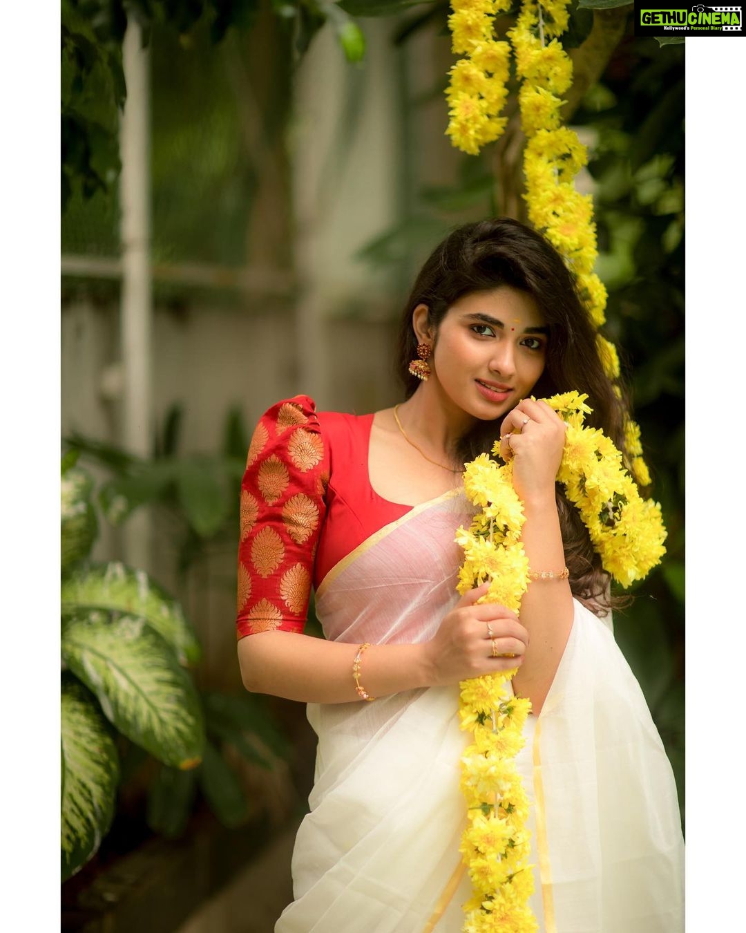 Pragya Nagra Instagram - Still finding it difficult to get over these pictures🌸 Costumes - @ivalinmabia Stylist - @priyaregan_mb Photography - @camerasenthil Makeup - @jiyamakeupartistry Hair - @rakmakeupartistry Shoot organised by @rrajeshananda #onam #kerala #onamcelebration #happyonam #keralagram #malayali #mallu #keralatourism #onamspecial #keralasaree #malayalam #keralafood #keralagodsowncountry #keralam #kochi #keralaattraction #keralaphotography #onamsaree #godsowncountry #onamfestival #saree #onamvibes #keralagram #onamission #onamcollection #onamsadhya #onamusically #onamdresscode #traditional