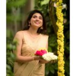 Pragya Nagra Instagram - Onam Ashamsakal🌸 Costumes - @ivalinmabia Stylist - @priyaregan_mb Photography - @camerasenthil Makeup - @jiyamakeupartistry Hair - @rakmakeupartistry Shoot organised by @rrajeshananda #onam #kerala #onamcelebration #happyonam #keralagram #malayali #mallu #keralatourism #onamspecial #keralasaree #malayalam #keralafood #keralagodsowncountry #keralam #kochi #keralaattraction #keralaphotography #onamsaree #godsowncountry #onamfestival #saree #onamvibes #keralagram #onamission #onamcollection #onamsadhya #onamusically #onamdresscode #traditional