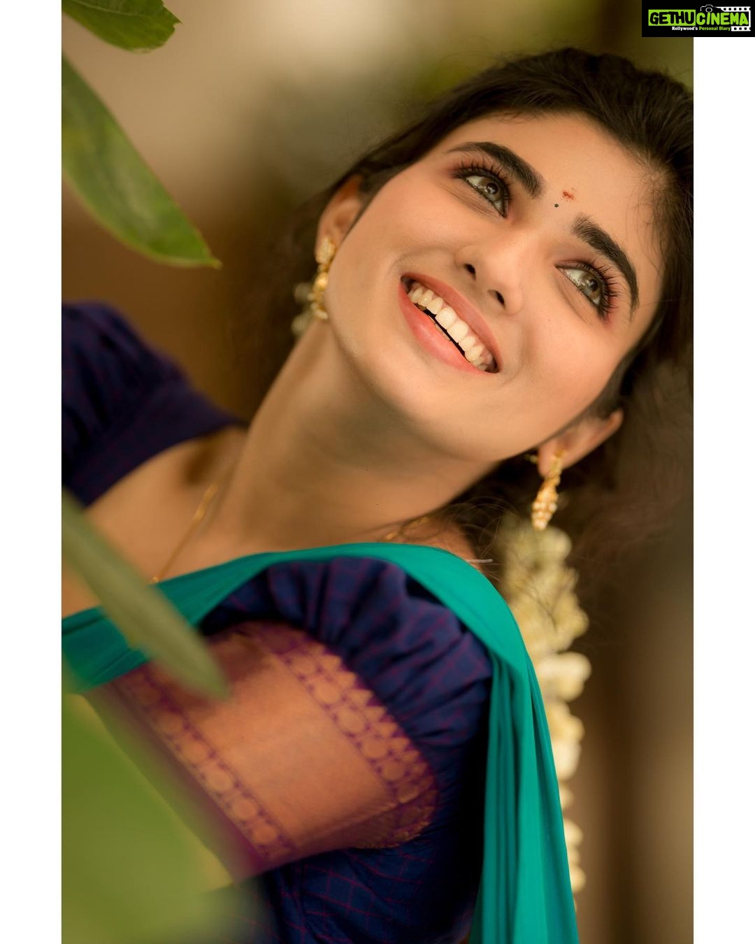 Pragya Nagra Instagram - Keep smiling… And keep spamming😅❤️🥰😋 Costumes - @ivalinmabia Stylist - @priyaregan_mb Photography - @camerasenthil Hair - @saisubha_hairstylist Make up - @imaikkaa_by_nivi Shoot organised by @rrajeshananda