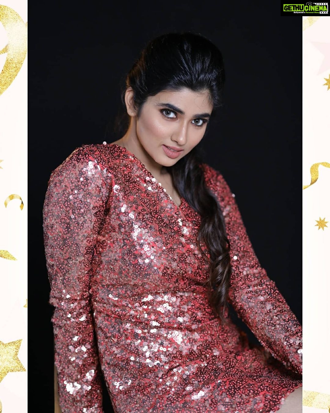 Pragya Nagra Instagram - HAPPY NEW YEAR 2021!✨ May this year bring lots of happiness and prosperity to one and all! Beginning this year with high hopes, and wishes for a better year!🥰❤ @pragyanagra On lens @arjclickz Styled by @indu_ig Assisted by @sushma_ayyapan Outfit @templeneedlenthread Mua @zai.makeover.studio Hairstyle @kowshi_mua Location @thisvibrantpentagon