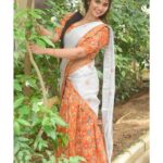 Pragya Nagra Instagram - 🌸💐Kathari Poovazhagi!!🌺🌹 Dhavani by @kerala_bygone_fashion 🥰❤ Jewellery @azhagiyal_creations @pragyanagra #tamil #kollywood #cinema #actor #chennai #madras #tamilponnu #instagood #instadaily #love #style #traditional #fashion #follow #instagram #instalove #instamood #pragyanagra