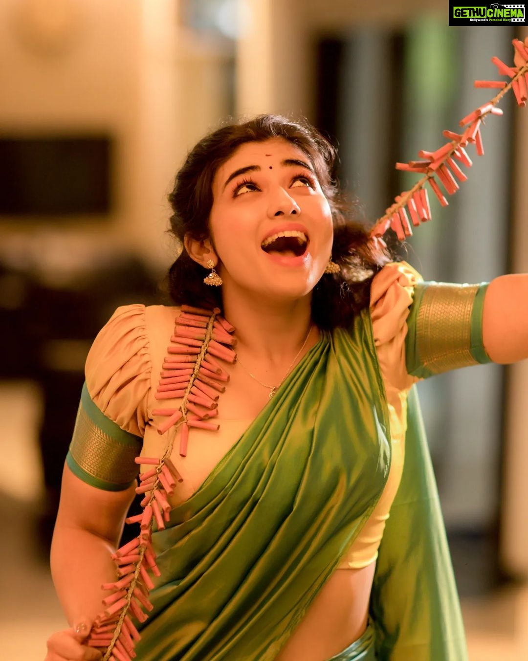Pragya Nagra Instagram - Happy Diwali!🪔 Artist - @pragyanagra Costumes - @ivalinmabia Photography - @camerasenthil Shoot organized by @rrajeshananda #Diwali #diwali2022 #deepavali #indianfestival #festivevibes #celebration #diya #diwalihampers #diwalicelebration #rangoli #festive #diwaliparty #diwalioutfit #happydiwali #diwalidecorations #diwalivibes #EthnicWear #diwalicelebrations #diwaligifts #Diwalispecial #diwalihampers #diwalidecor #diwalirangoli #diwalicelebration