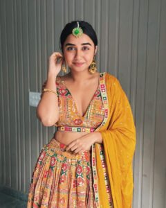 Prajakta Koli Instagram - Kuch tum bolo.🥰