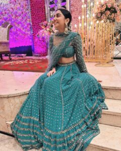 Prajakta Koli Instagram - Ajj jaan ni main jaan tenu dena.😌
…
Styled by @sakshi312 
…
Outfit - @vvanivats
Jewellery - @khannajewellerskj