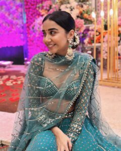 Prajakta Koli Instagram - Ajj jaan ni main jaan tenu dena.😌
…
Styled by @sakshi312 
…
Outfit - @vvanivats
Jewellery - @khannajewellerskj