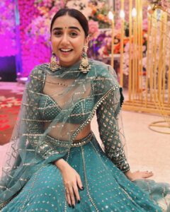 Prajakta Koli Instagram - Ajj jaan ni main jaan tenu dena.😌
…
Styled by @sakshi312 
…
Outfit - @vvanivats
Jewellery - @khannajewellerskj
