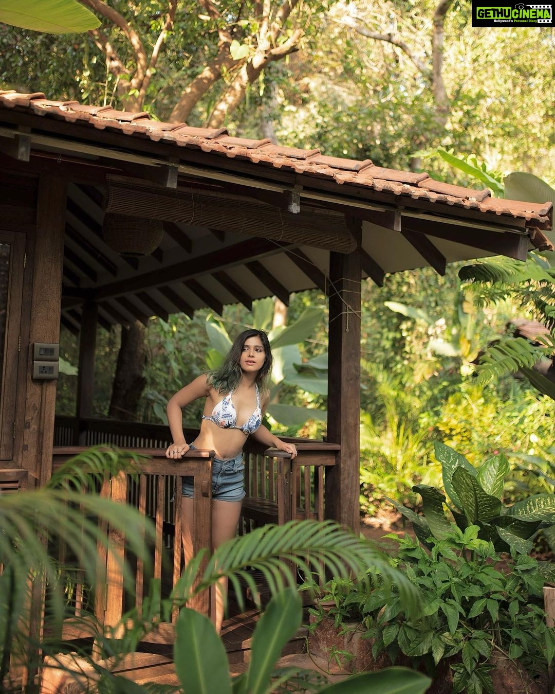 Pranati Rai Prakash - 20.9K Likes - Away from all chaos in the silence of nature ๐ป๐
Captured by @sarv_eshhh ๐ท