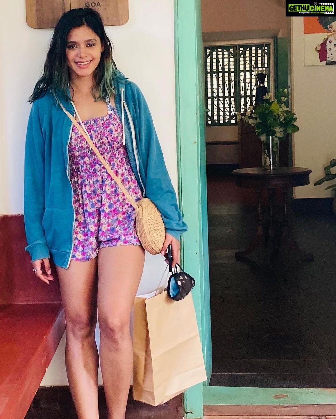 Pranati Rai Prakash - 18.3K Likes - The last few weeks have been about decluttering the head and being in the moment. ๐๐ Every coming second is becoming the past. The past stories, the future, none is in the present. This moment will never come again. โณ Letโs make it worth cherishing! A little reminder to thoroughly be where you are. โค๏ธ