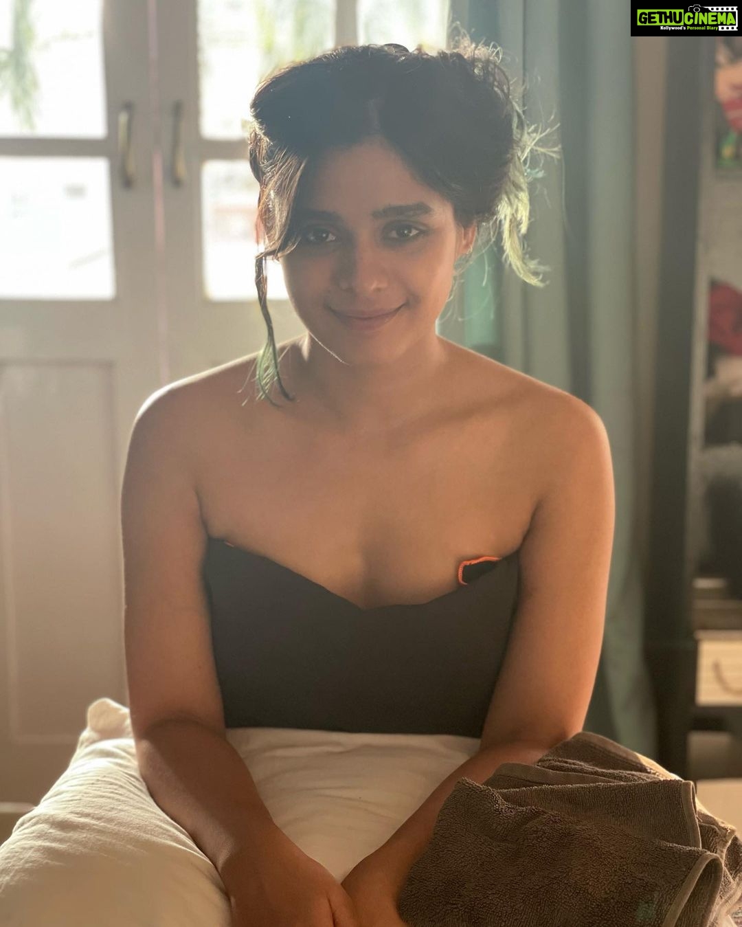 Pranati Rai Prakash - 18.3K Likes - The last few weeks have been about decluttering the head and being in the moment. ๐๐ Every coming second is becoming the past. The past stories, the future, none is in the present. This moment will never come again. โณ Letโs make it worth cherishing! A little reminder to thoroughly be where you are. โค๏ธ