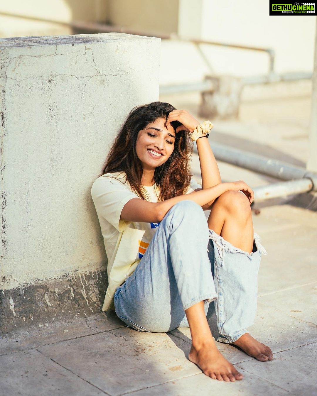 Priya Vadlamani Instagram - Some sunny pictures for the gloomy weather out there💩 📸 @the_pixel_farmer