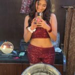 Priya Vadlamani Instagram - Swipe to see my pumped biceps 💪💩 . . . #bts #dance #shoot #shootlife #dancelove