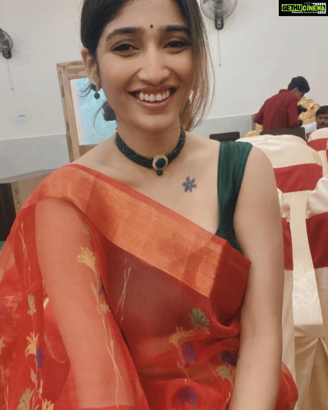 Priya Vadlamani Instagram - Today I decided to look like a tomato 🍅🐸 . . . . 📸 @catastrophee28