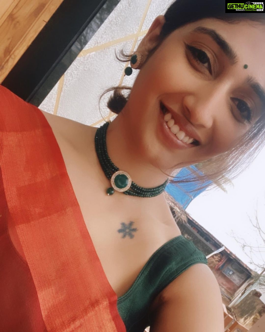 Priya Vadlamani Instagram - Today I decided to look like a tomato 🍅🐸 . . . . 📸 @catastrophee28