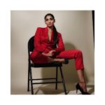 Priya Vadlamani Instagram - 🐞 For @manoratham Shot by @brownboyvlogs_ Styled by @mounagummadi Make up by @emraanartistry @koushikpegallapati @mahesh_namburi #suitup #bossbitch