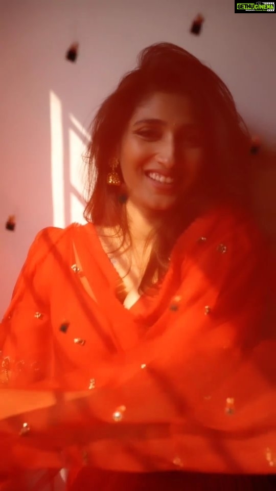 Priya Vadlamani Instagram - Couldn't resist making a reel on this song.. π½ @the_pixel_farmer π @shipaliabhishek . . . #priyavadlamani #undiporaadhey #sandeepraj #hit2 #adivisesh #lovetoday #vishwaksen #dangerous #maheshbabu #ananyapandey #biggbosstelugu6 #bb6 #biggbosstelugu #tollywood #tollywoodactress