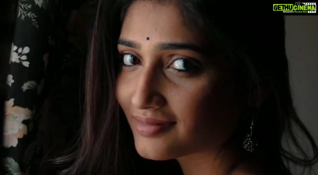 Priya Vadlamani Instagram - Piya aiso jiya mein 💜 📹 @kilaruness