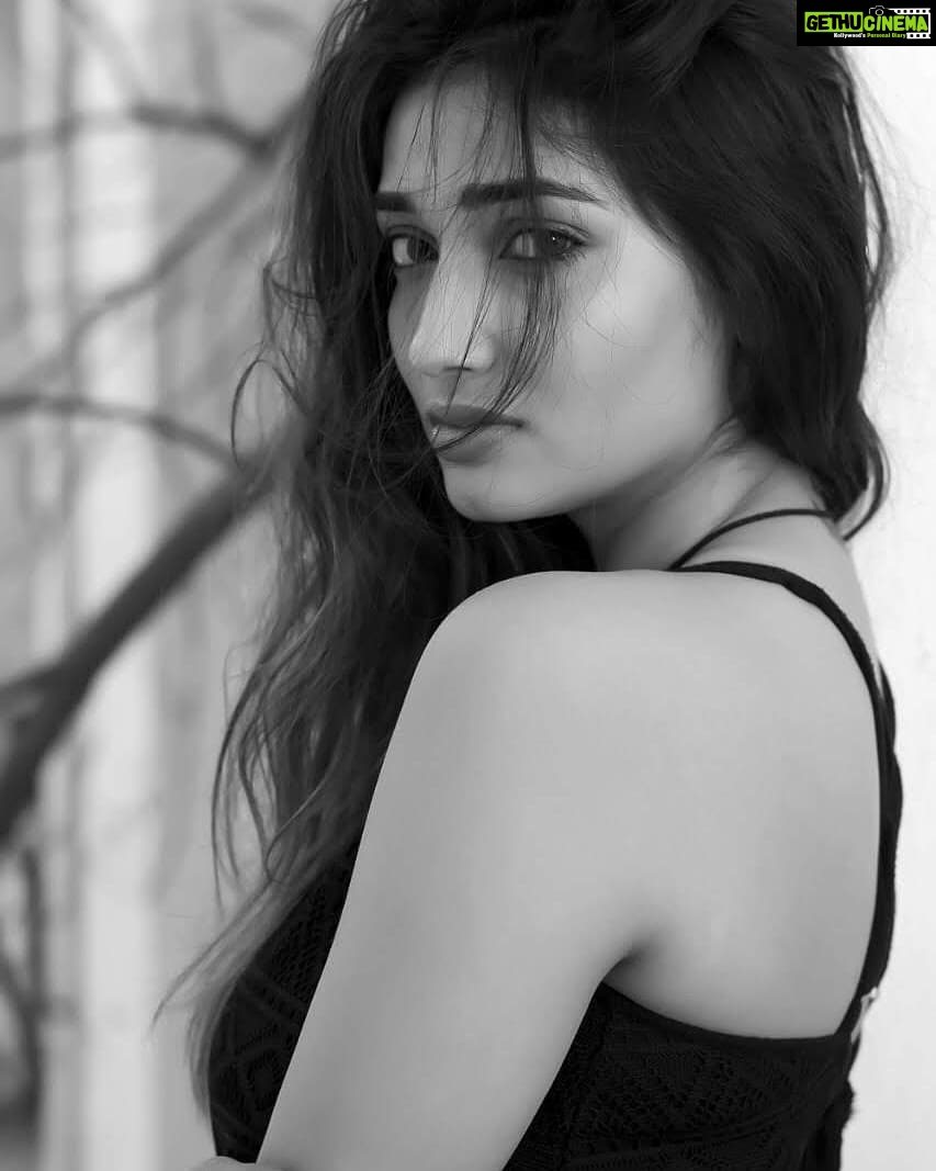 Priya Vadlamani Instagram - 🖤 📸 @i_ak_photographer