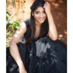 Priya Vadlamani Instagram - Hiiiiii🥰 . . 📸 @chinthuu_klicks 👗 @shipaliabhishek 💄 @faizaarafeeq . #photooftheday #livelovelaugh #fairydust
