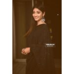Priya Vadlamani Instagram - Today for the 50 days celebration of hushaaru... can’t believe that this actually happened 😭☺️🙈 . . . 👗 @shipaliabhishek #photooftheday #livelovelaugh #blacklady #vibes #fairydust #hushaaru