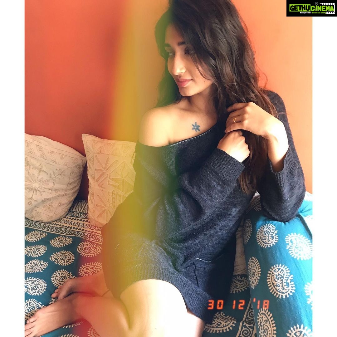 Priya Vadlamani Instagram - Stay soft, Stay kind, Stay so very tender🍂 . . . 📸 @catastrophee28 #photooftheday #livelovelaugh #fairydust