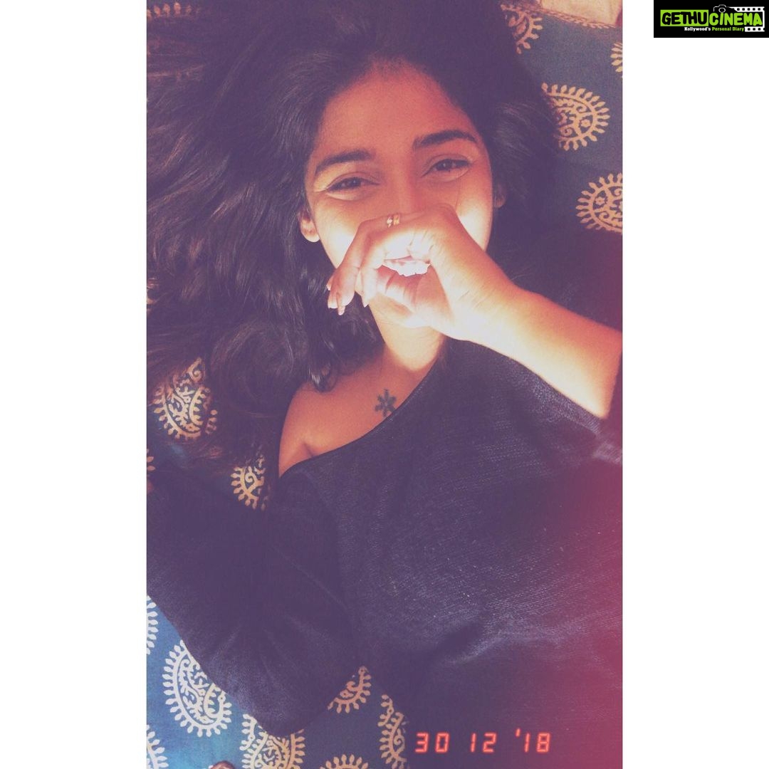 Priya Vadlamani Instagram - Get lost in what you love🍂 . . . 📸 @mighty_nightfury_ #photooftheday #almostnewyear #livelovelaugh #fairydust #decembergirl #sunshineinmysoul
