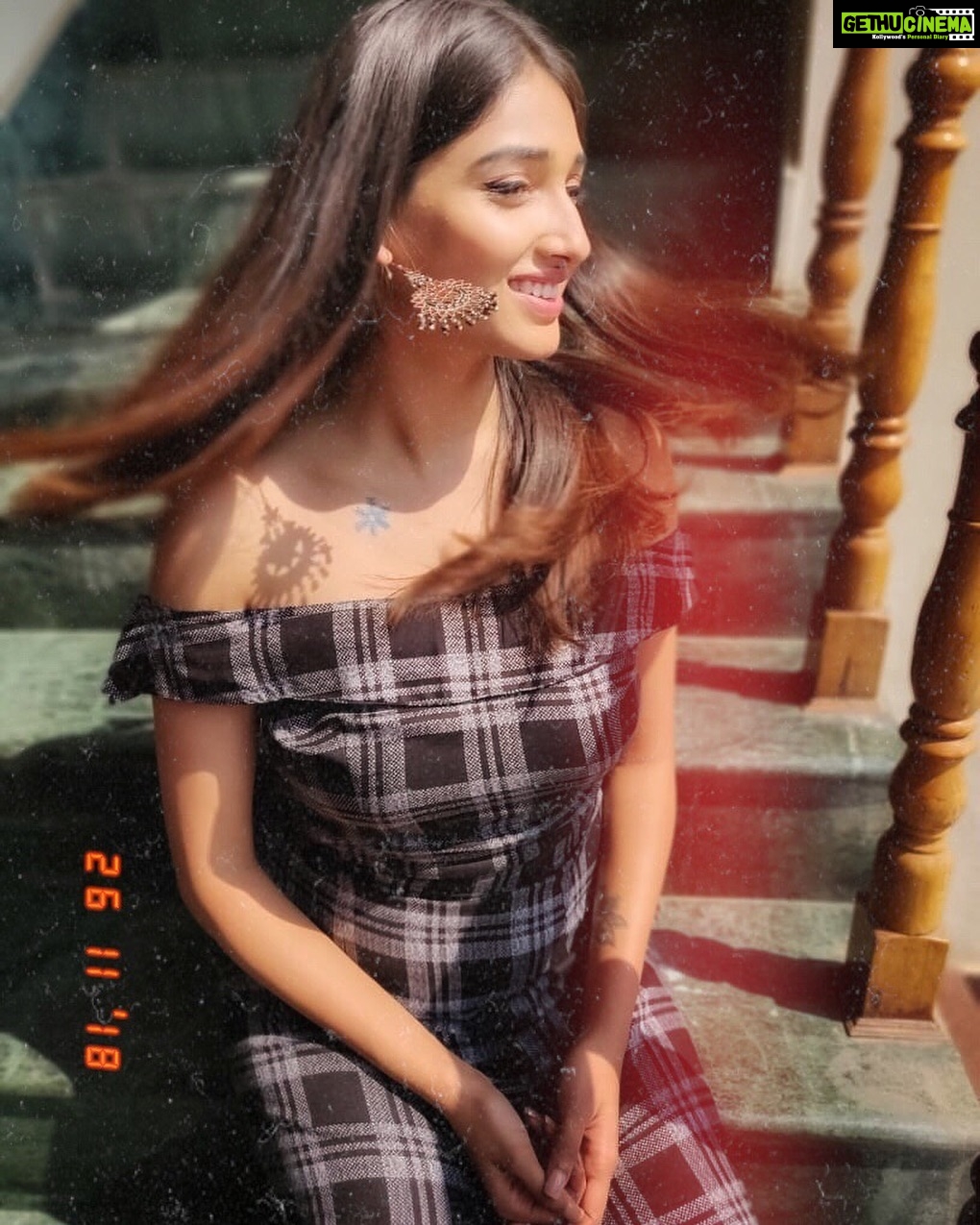 Priya Vadlamani Instagram - Soul full of sunshine.. . . . . 📸 @dikshasharmaraina #decembergirl #fairydust #dreamer #sunshineinmysoul #livelovelaugh
