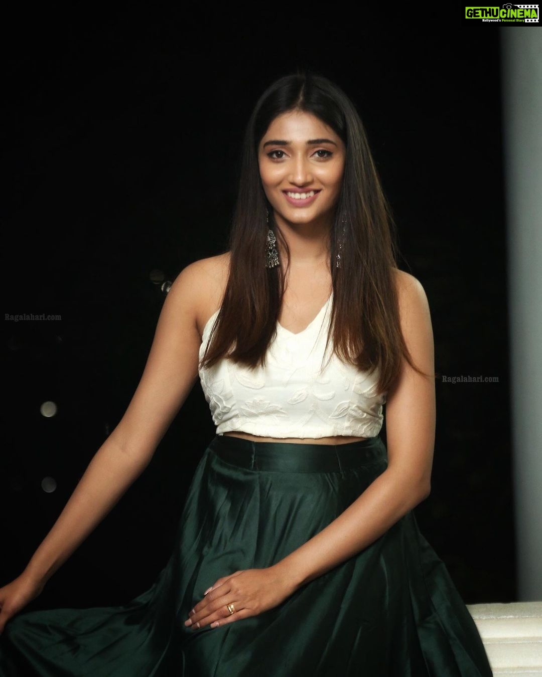 Priya Vadlamani Instagram - At the pre release event of #shubhalekhalu🤓 . . . 1 day to go... #shubhalekhaluondec7 #judgementday #livelovelaugh