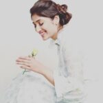 Priya Vadlamani Instagram – La Vie En rose 🌹 
Shot by @irfanintekhab 
Makeup and hair @zevar_bysyedafaizarafeeq 
Designer @sumanmanney Hyderabad