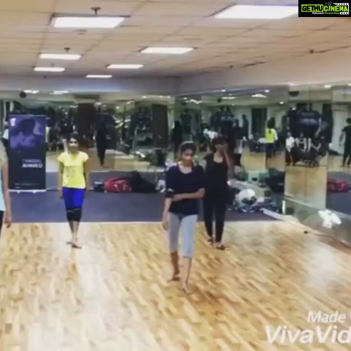 Priya Vadlamani Instagram - Contemporary after agesss... @tanzeelahmedd - thank u for teaching us this beautiful choreography 😀😍